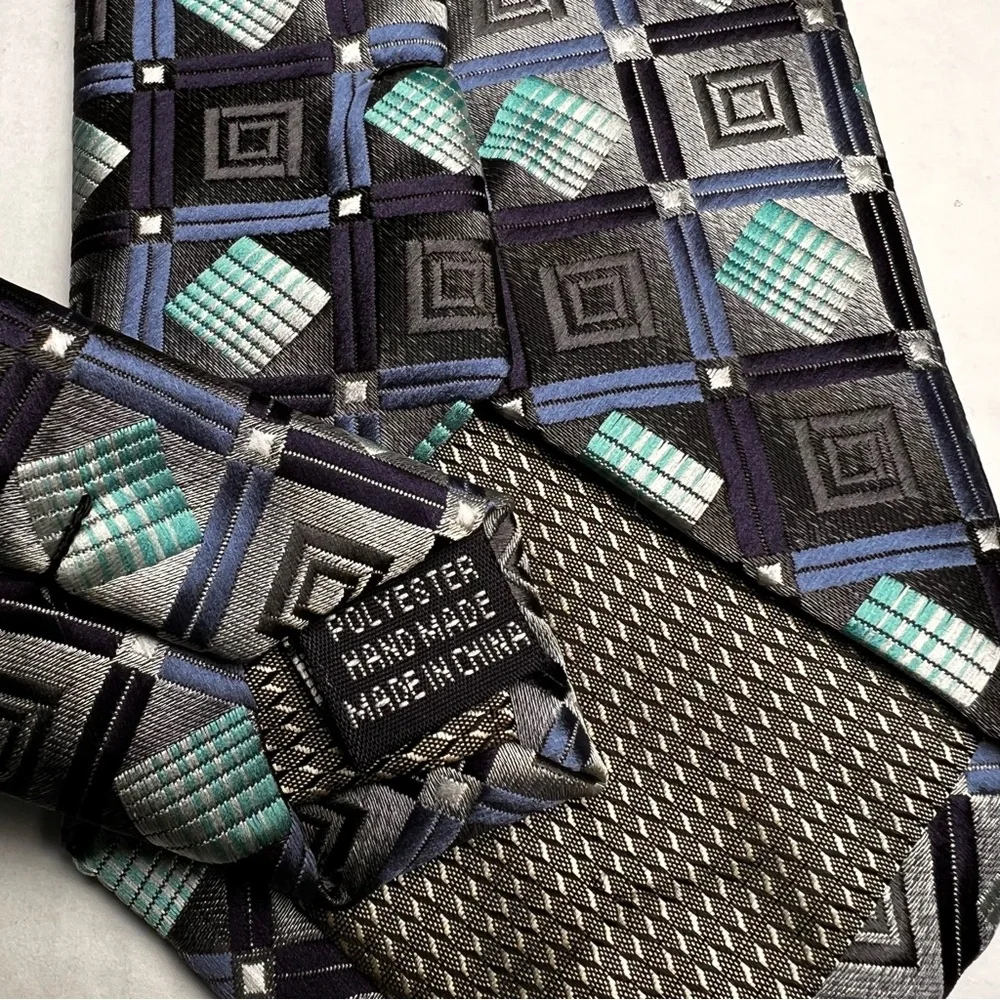 Vintage Croft‎ & Barrow Men's Tie Gray Geometric Pattern 100% Poly 60